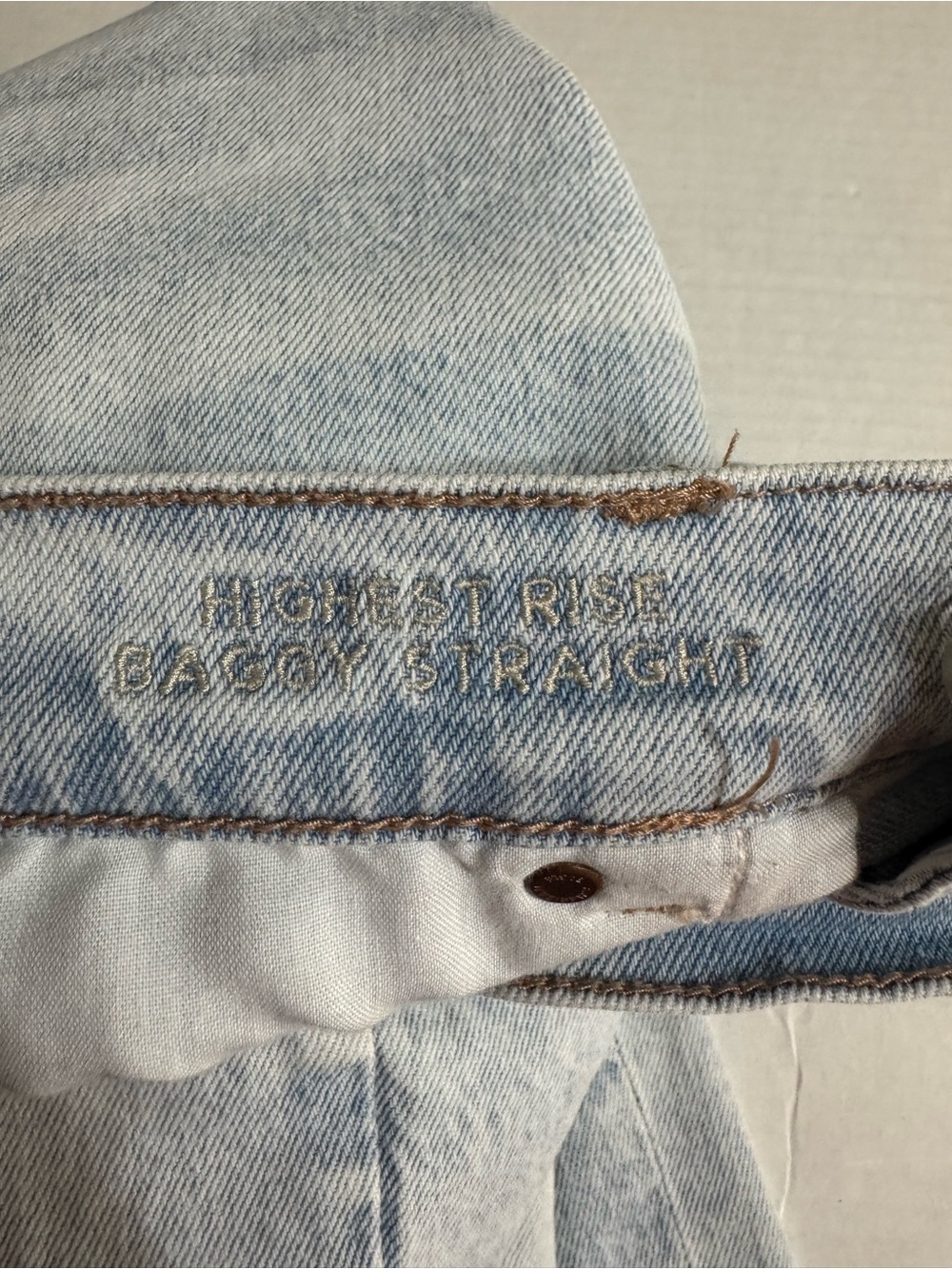 American Eagle Hi Rise Straight Baggy Jeans Size 12 Distressed Cross Over Button - Picture 5 of 7